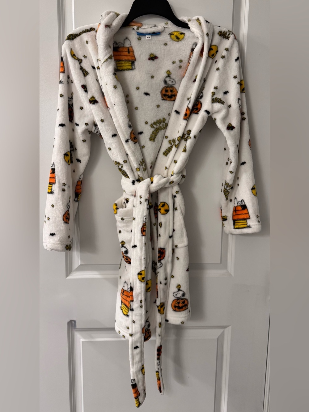 Peanuts Halloween Great Pumpkin Minky Fleece Hooded Short Robe with Pockets Belt